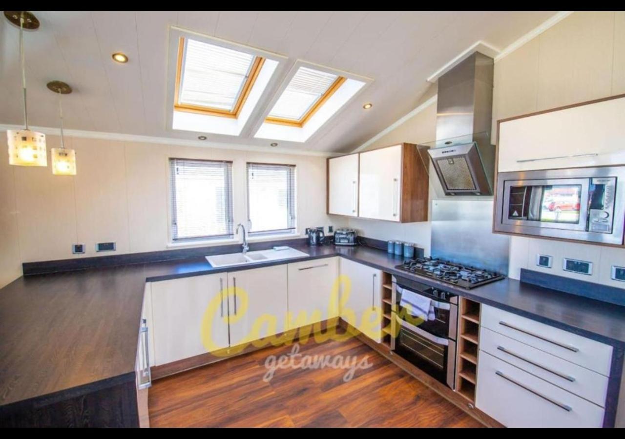 Mp768 - Camber Sands Holiday Park - Huge Lodge - Small Dog Friendly - Sleeps 8 Kültér fotó