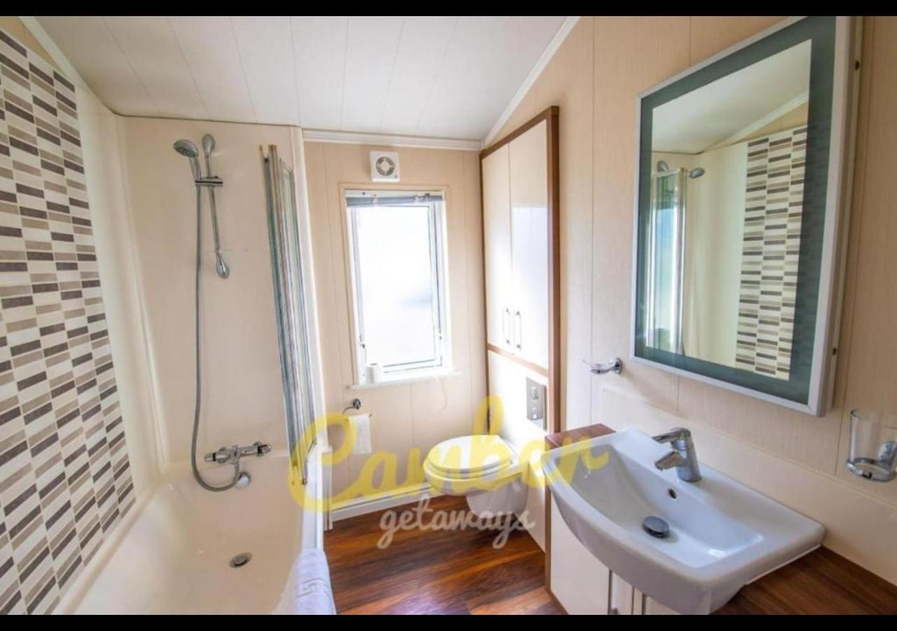 Mp768 - Camber Sands Holiday Park - Huge Lodge - Small Dog Friendly - Sleeps 8 Kültér fotó